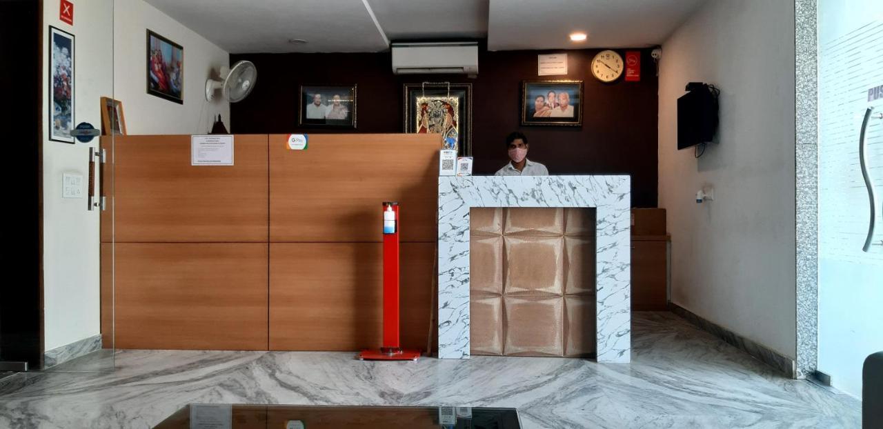 Hotel Sar Kamla Dham Skd Vrindavan Fully Vaccinated Staff Esterno foto