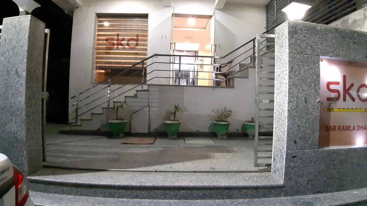 Hotel Sar Kamla Dham Skd Vrindavan Fully Vaccinated Staff Esterno foto